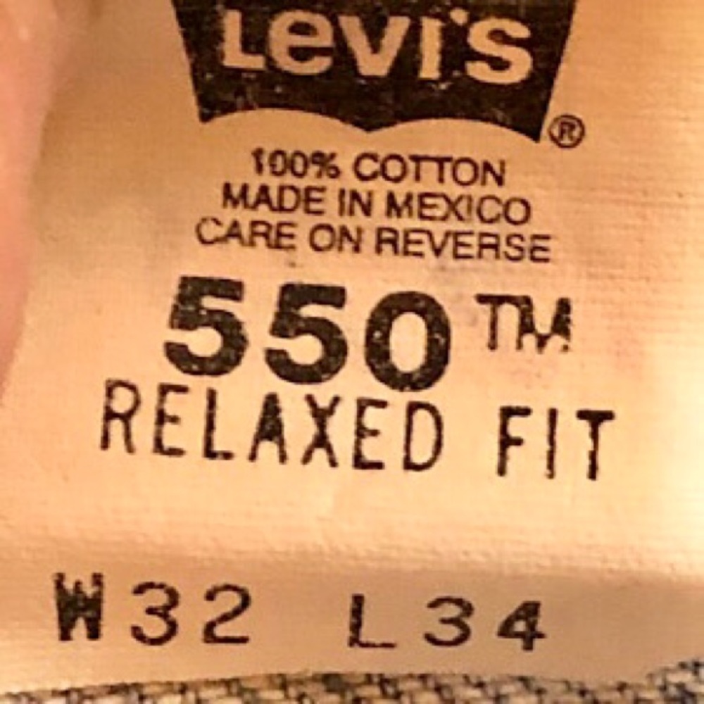 Vintage Levi’s 550 Cut-Off Short - Picture 3 of 4